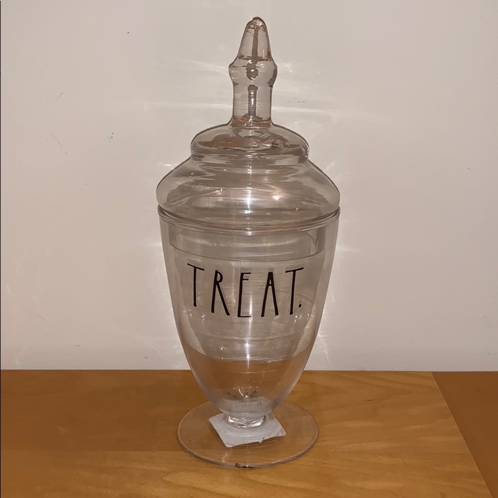 Rae Dunn treat jar!